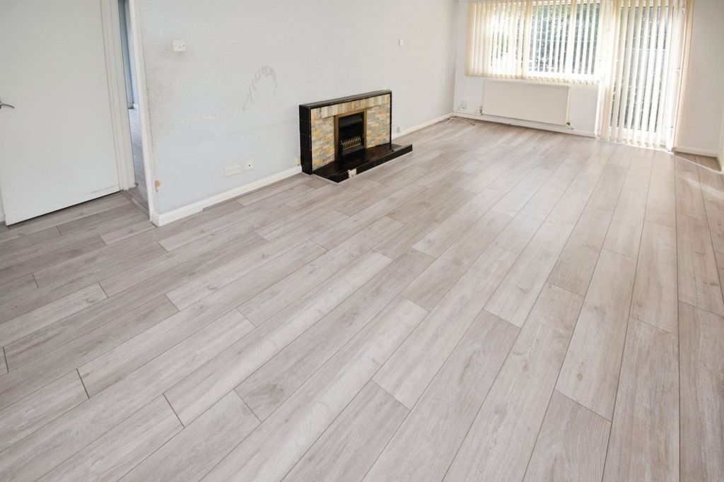 Property photo 3 of 27 Living Room