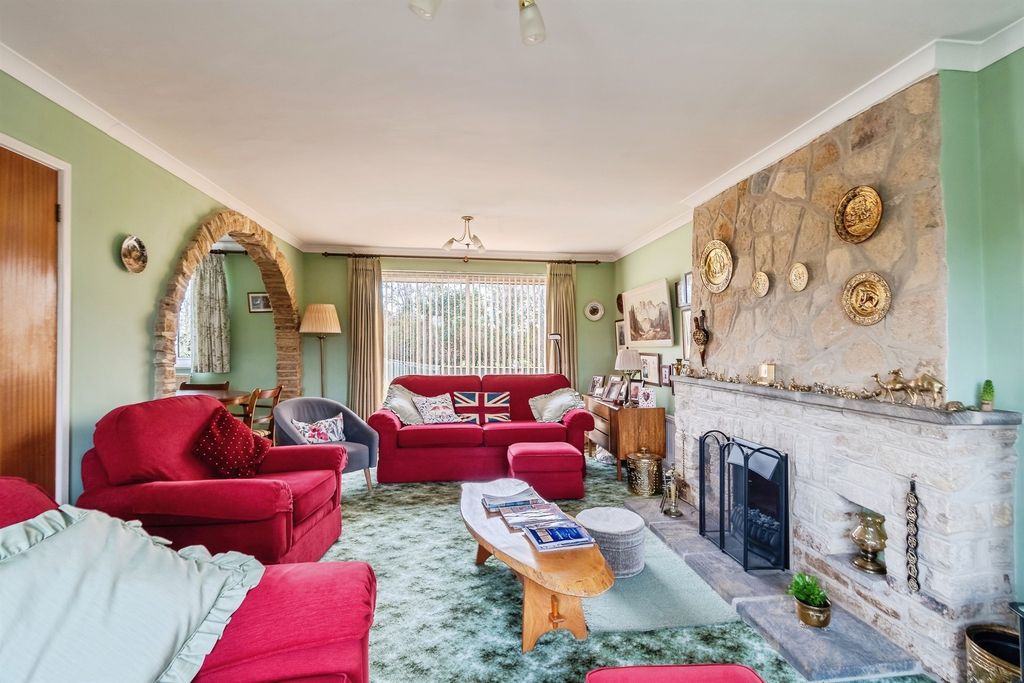 Property photo 3 of 23