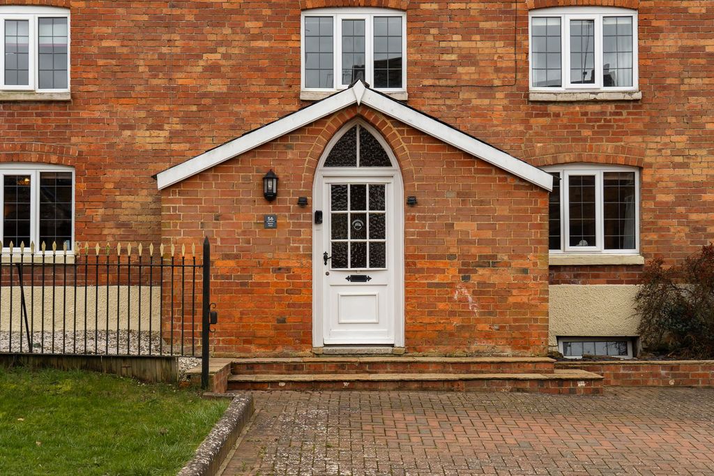 Property photo 2 of 38