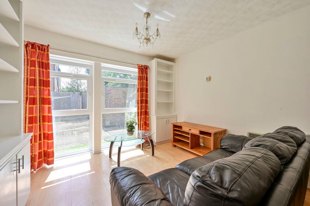 Property photo 3 of 9