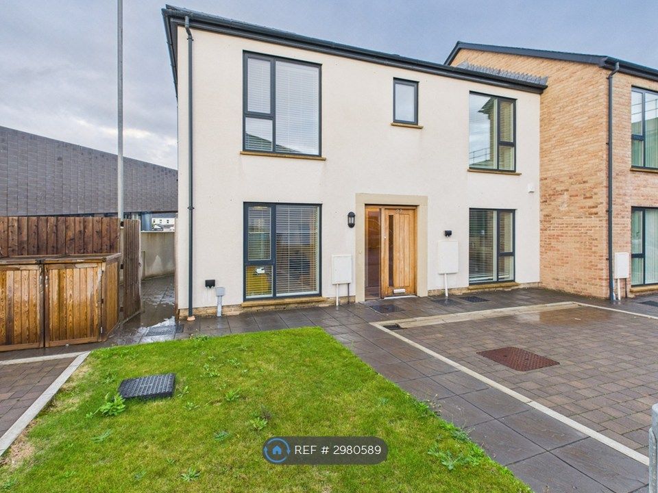 Property photo 2 of 33