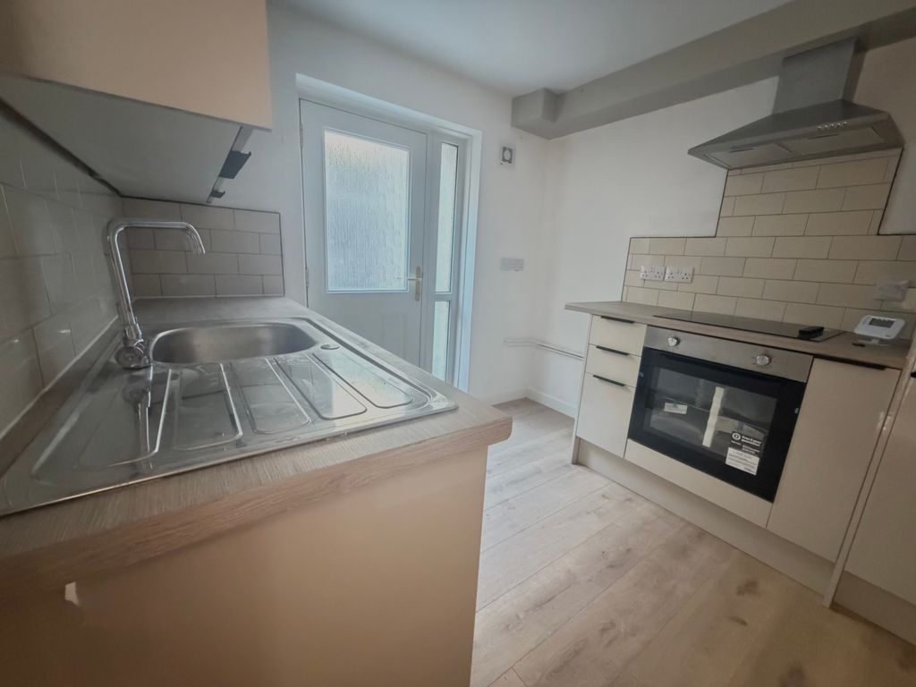Additional image 4 of 1 bed flat to rentClydach Road, Tonypandy CF40