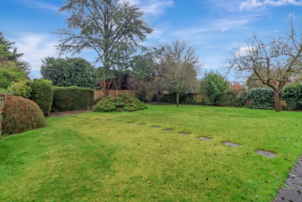 Property photo 1 of 2 Garden