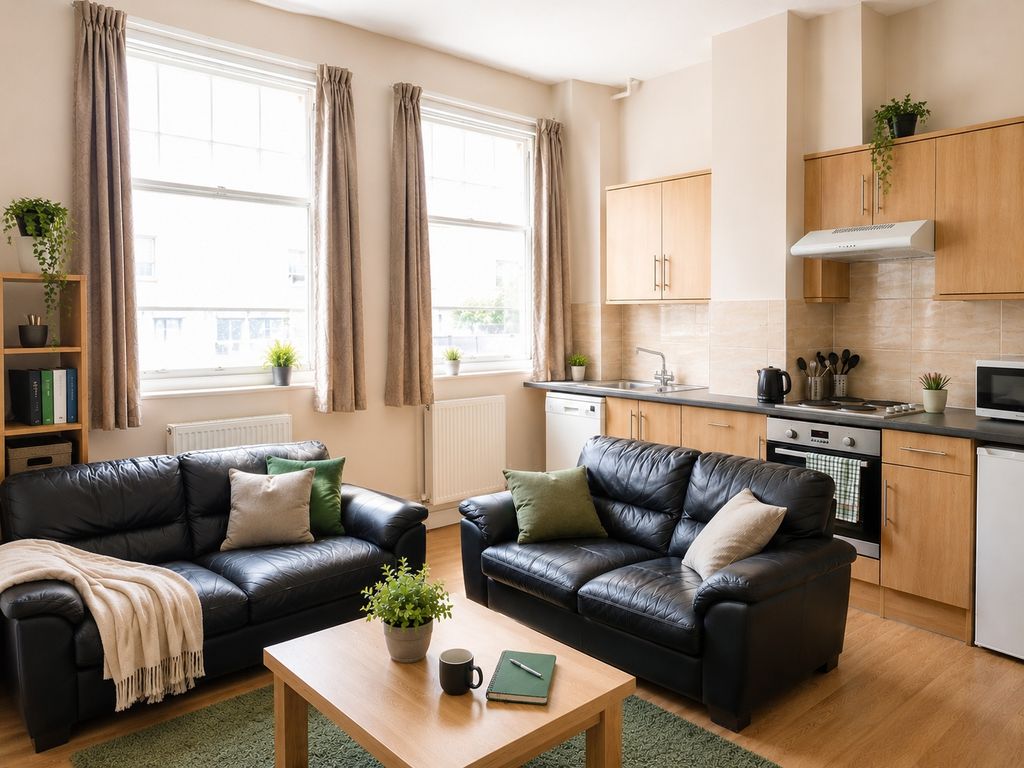 Property photo 1 of 11 Bright Open-Plan Lounge With Plush Leather Sofas...