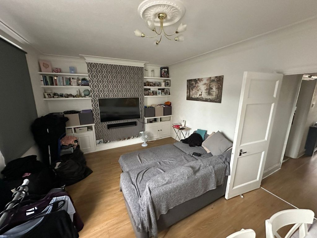 Property photo 2 of 11 Bedroom