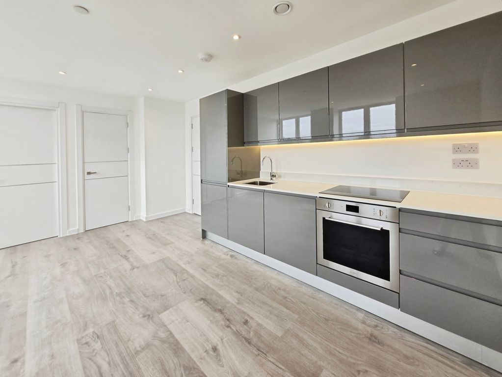 Property photo 2 of 11 Pbox-Kitchen-319374.Jpg