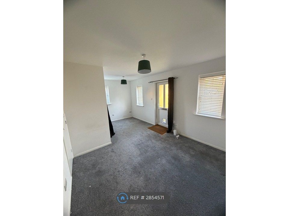 Property photo 3 of 4 Lounge/ Dining Room