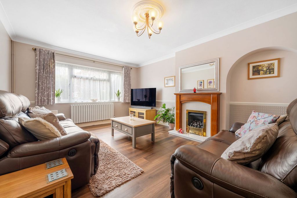 Property photo 3 of 16