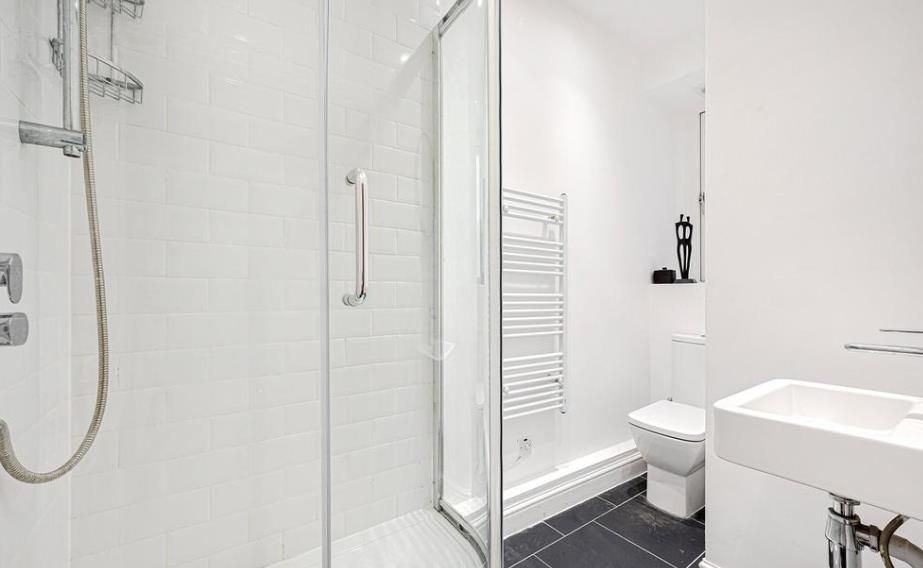 Property photo 2 of 6 5