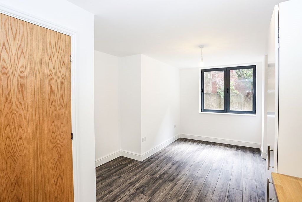 Property photo 3 of 6 Living Room