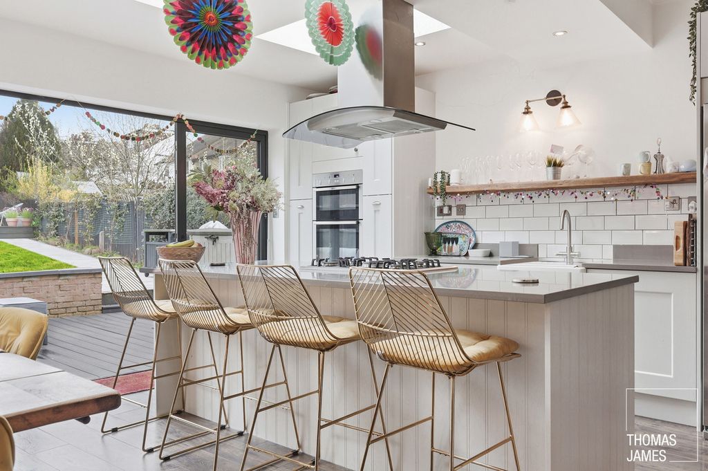 Property photo 3 of 39