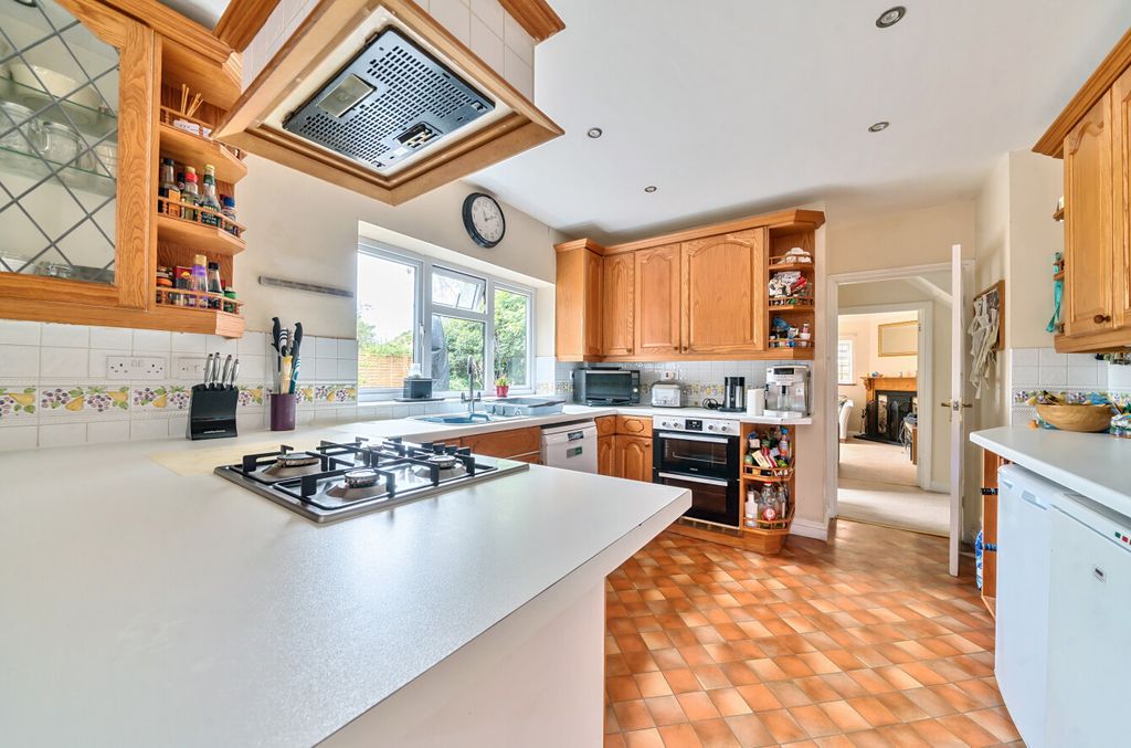 Property photo 2 of 22 1307257-12-6855Bd...