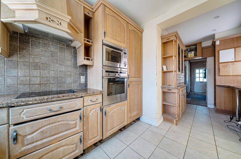 Property photo 3 of 16 Kitchen Diner Angle 1