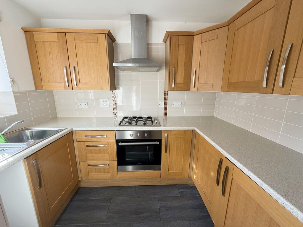 Property photo 2 of 9 Kitchen