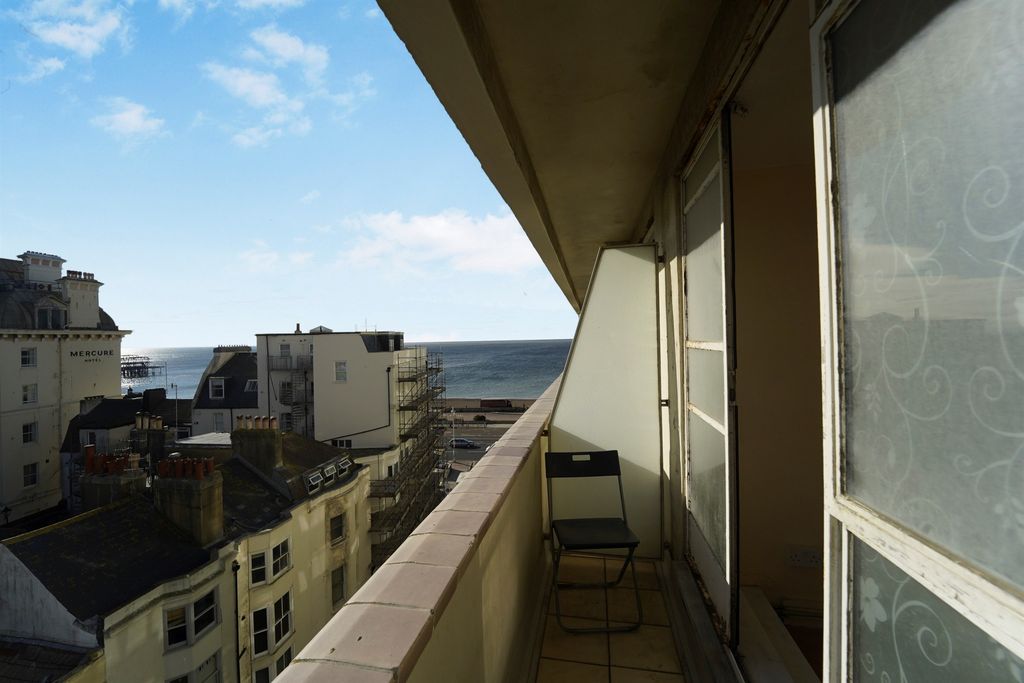 Property photo 1 of 9 Balcony