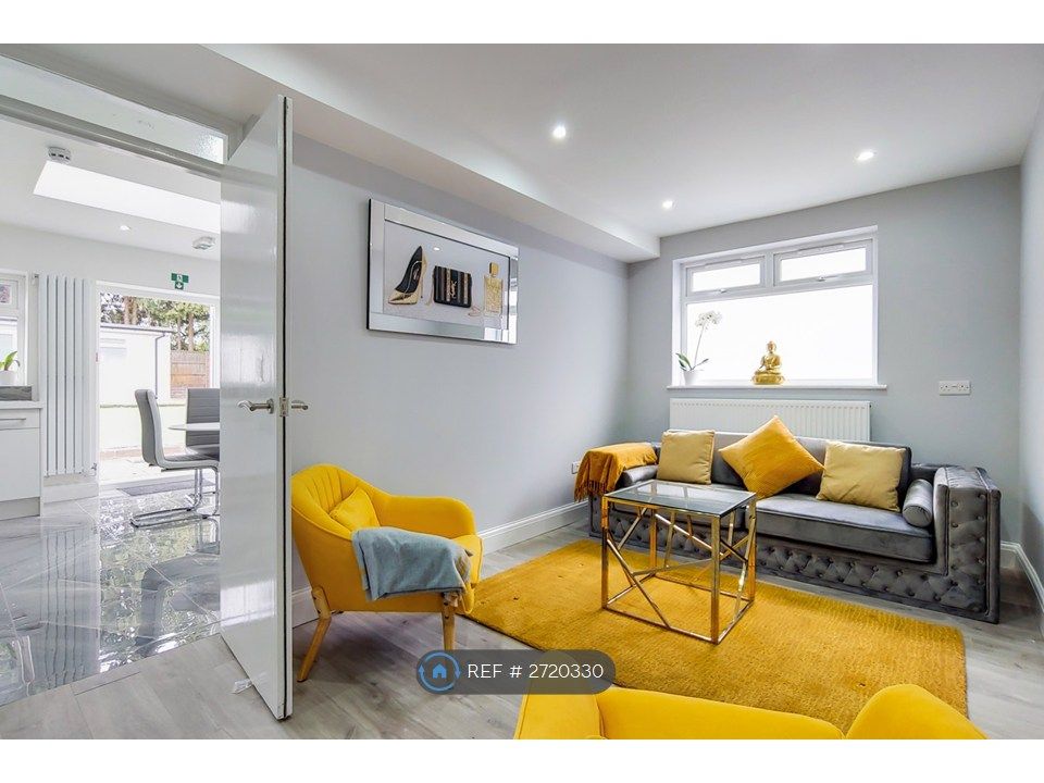 Property photo 2 of 9 Living Room