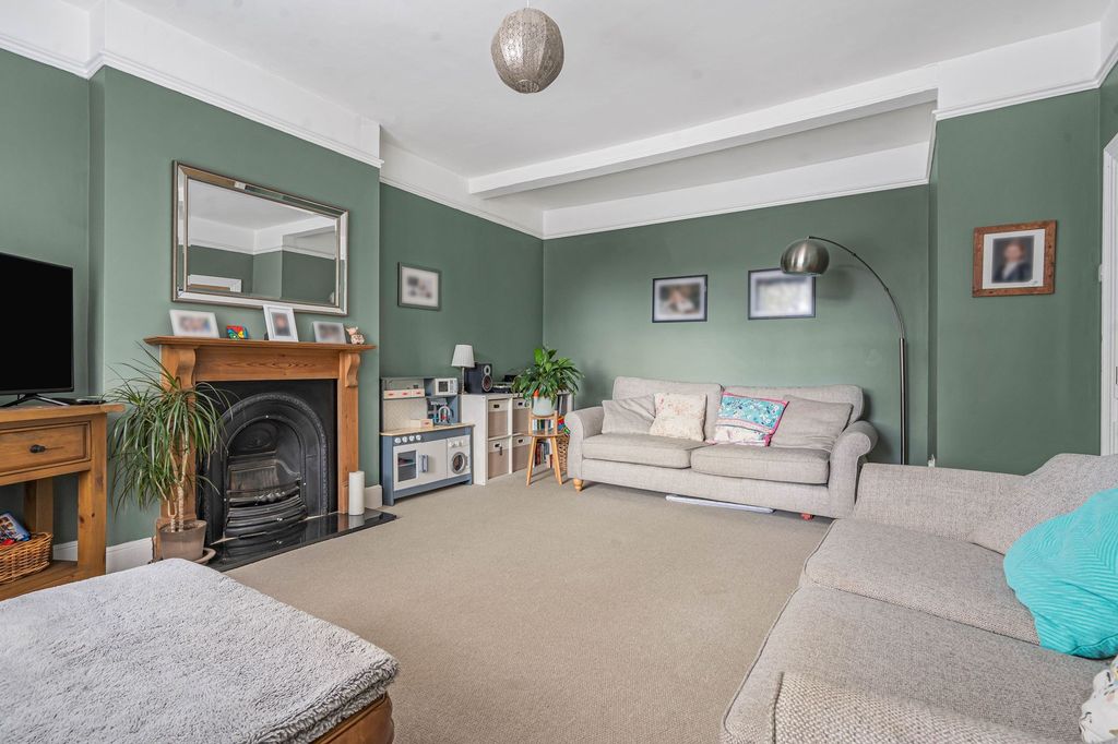 Property photo 2 of 22