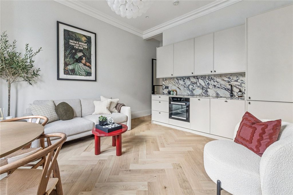 Property photo 2 of 9 Picture No. 18