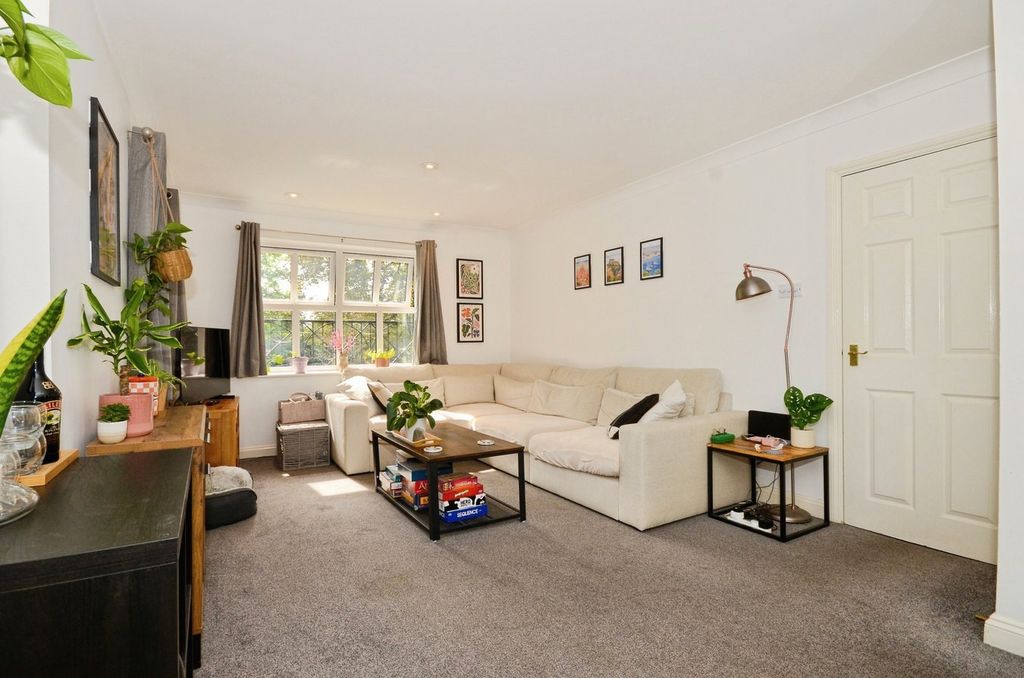 Property photo 2 of 12