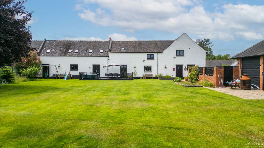 Property photo 1 of 41 5153470