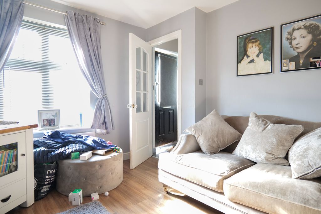 Property photo 2 of 13