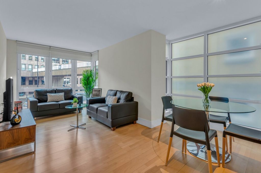 Property photo 1 of 9 Living Room