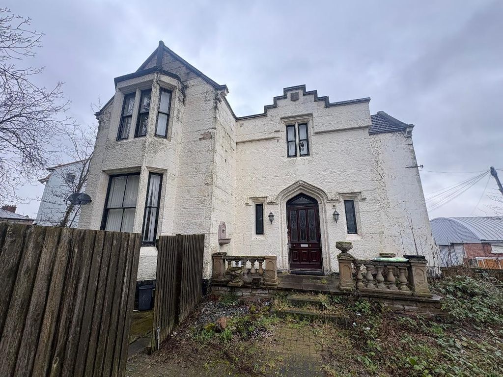 Property photo 1 of 15 Photo 4