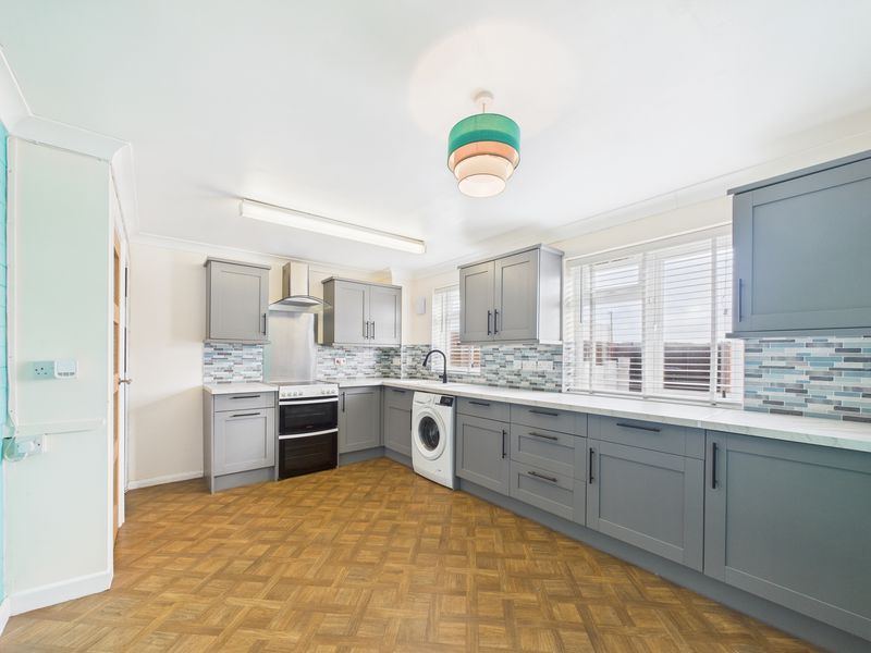 Property photo 2 of 14 Kitchen