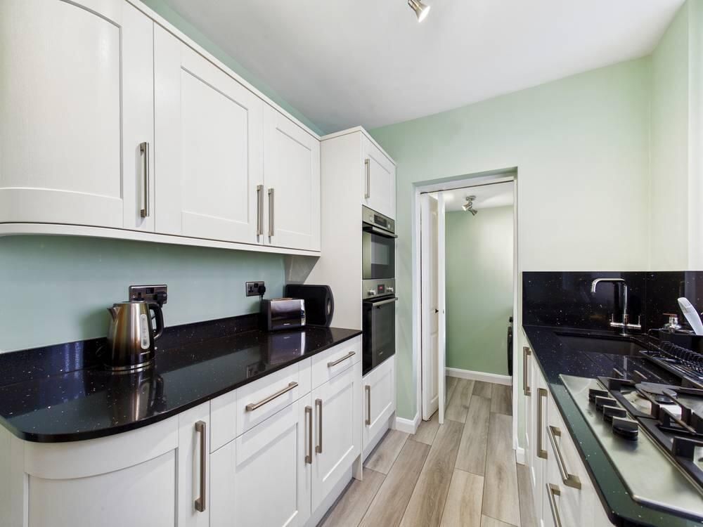 Property photo 3 of 14 Kitchen