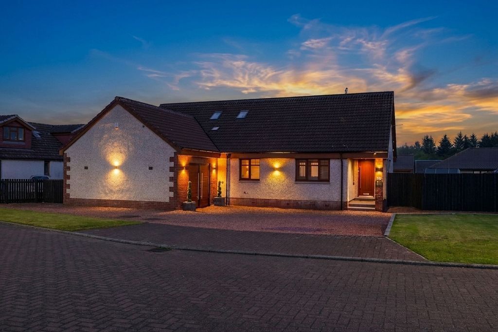Property photo 1 of 46