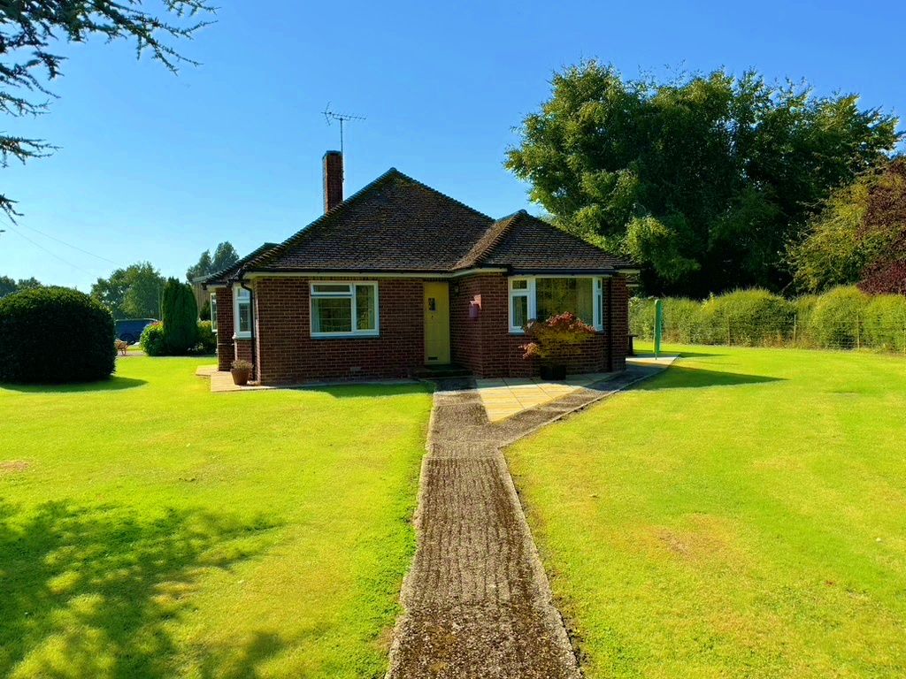 Property photo 3 of 25 Detached Bungalow