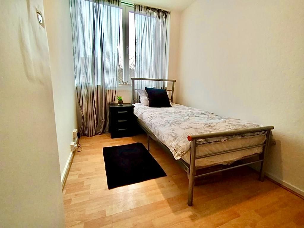 Property photo 3 of 5