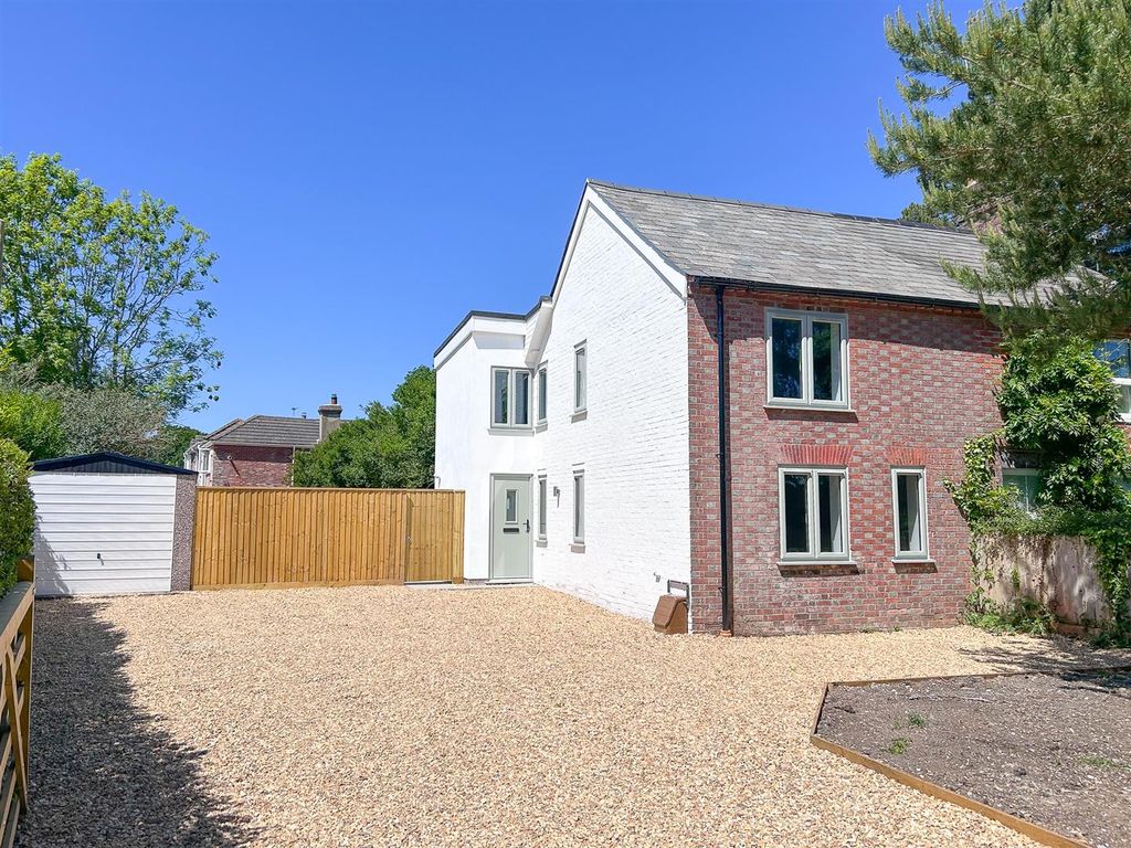 Property photo 1 of 11 Image00008.Jpg