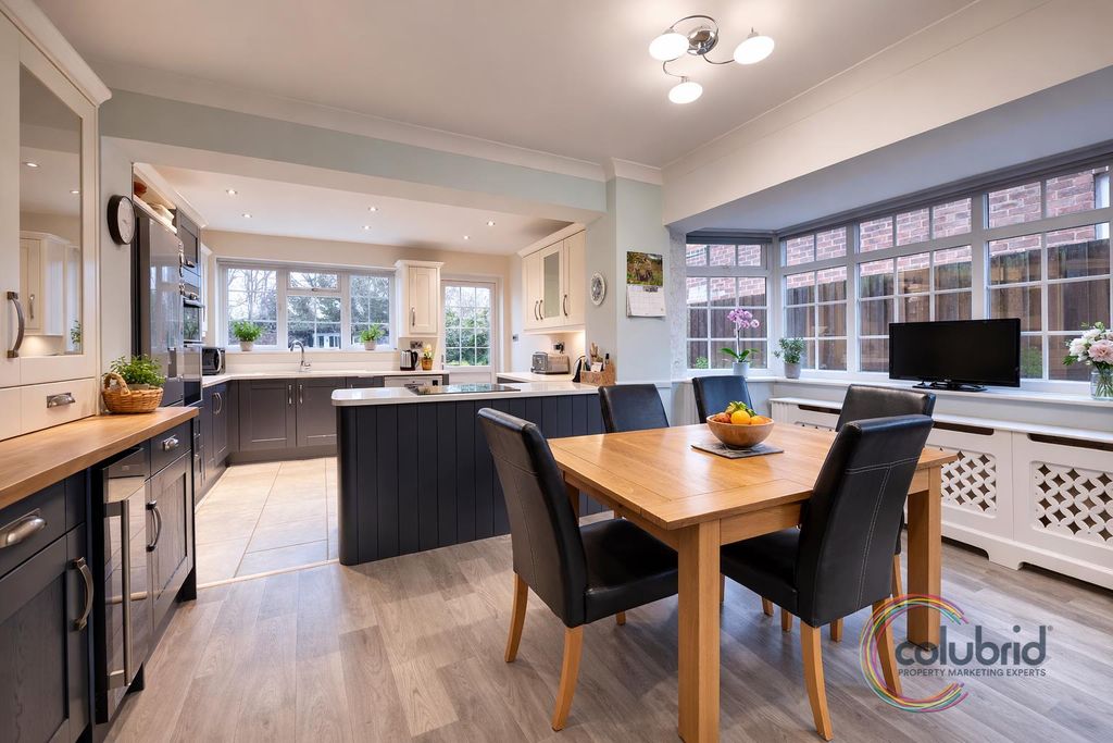 Additional image 6 of 4 bed detached house for saleWoodward Close, Grays RM17