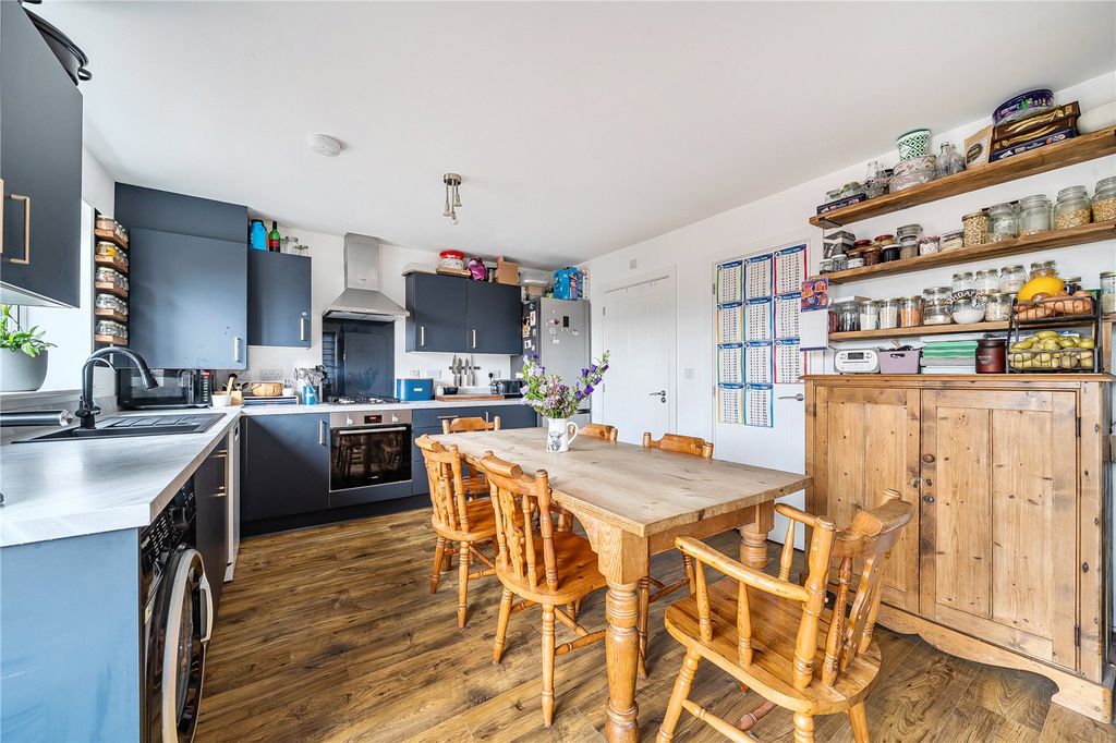 Property photo 3 of 15 Picture No. 30