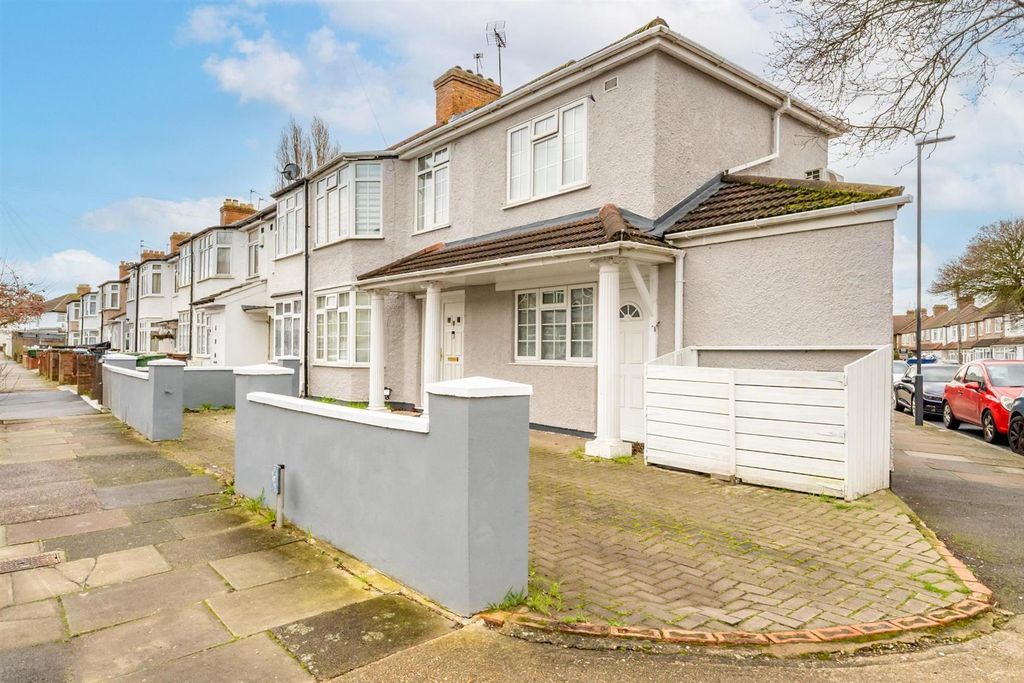 Property photo 1 of 15 001-23 Wickham Road.Jpg