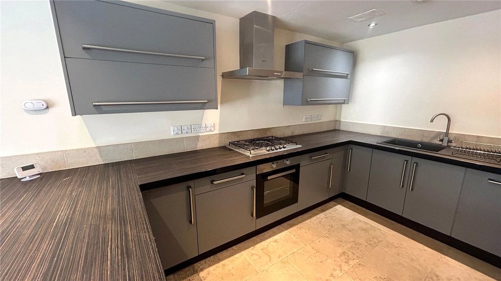 Property photo 2 of 12 Picture No. 02