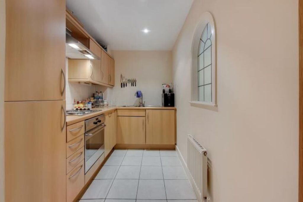 Property photo 2 of 8