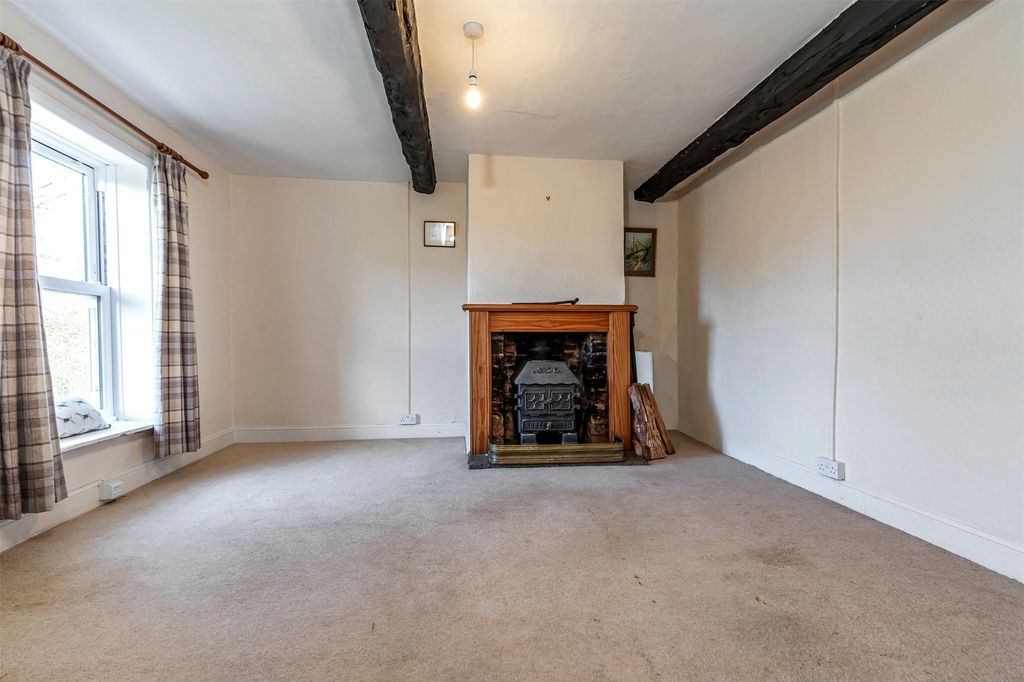 Property photo 2 of 15 Picture No. 10