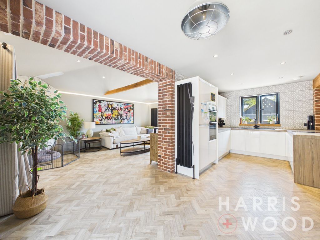 Property photo 2 of 49 5298672