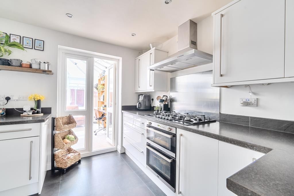 Property photo 2 of 20 Kitchen