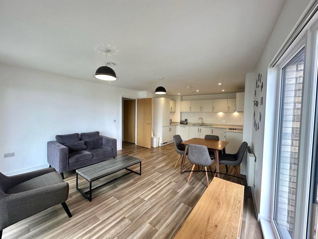 Property photo 3 of 8 Gallery