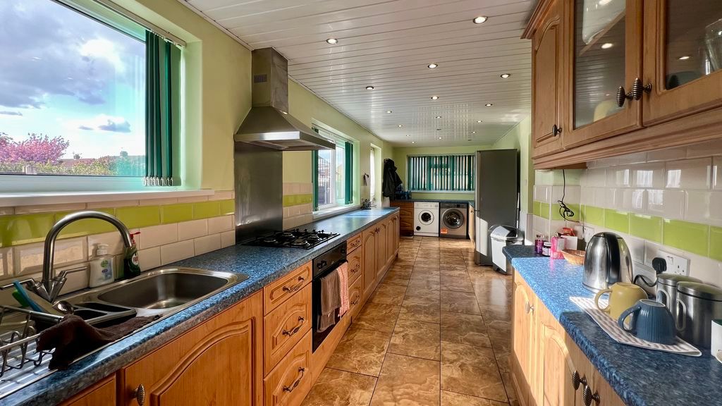 Property photo 3 of 19 Photo 11