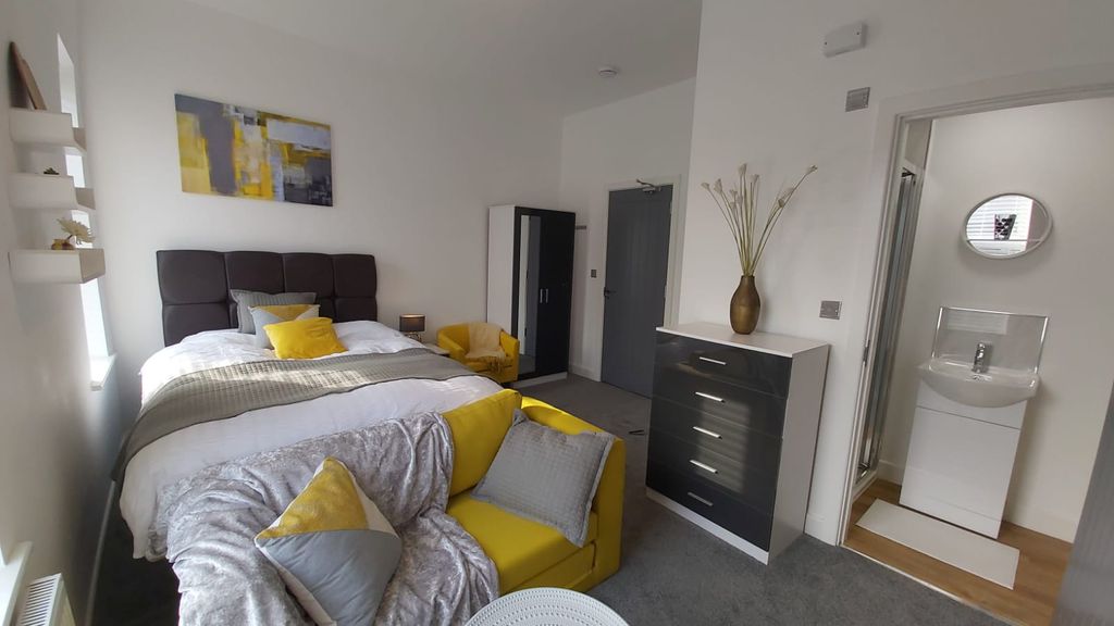 Property photo 3 of 13 Property