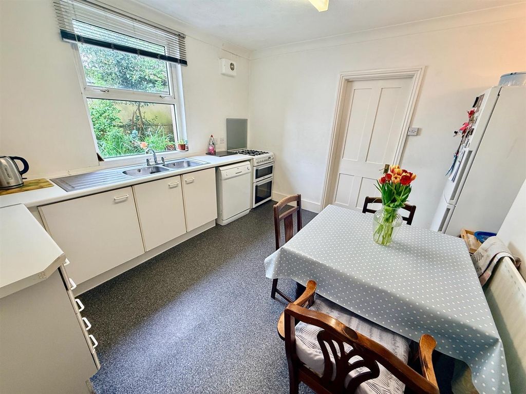 Property photo 3 of 17 For Sale By Aspire Residential | Canterbury Road