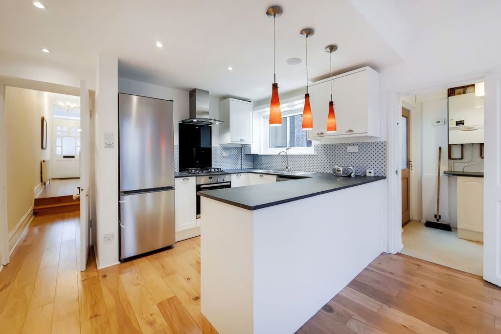 Property photo 3 of 18