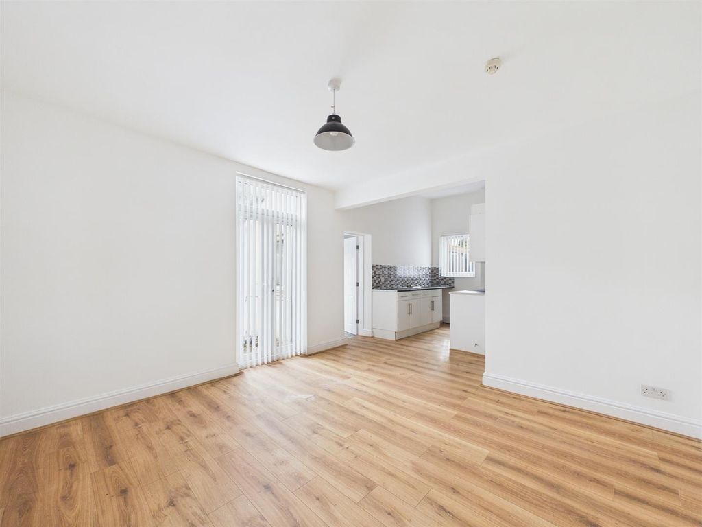 Property photo 2 of 18 Cam03604G0-Pr0275-Still006.Jpg