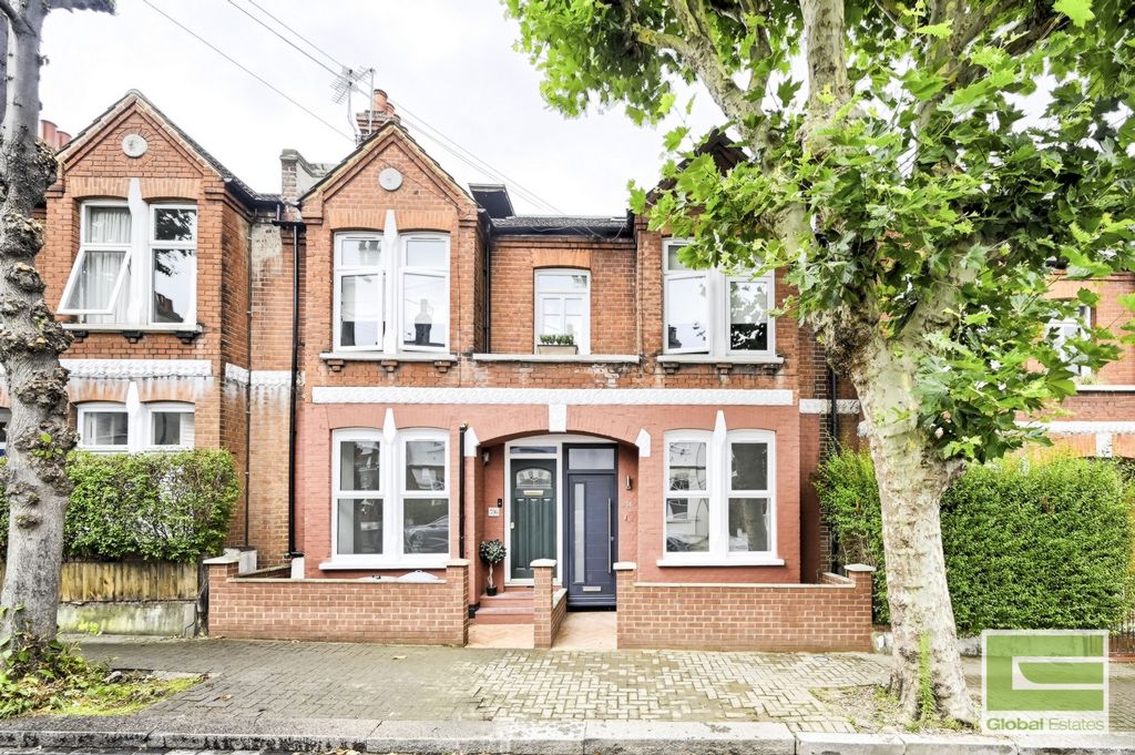 Property photo 2 of 13 Photo 3