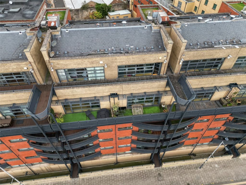 Property photo 3 of 28 Picture No. 28