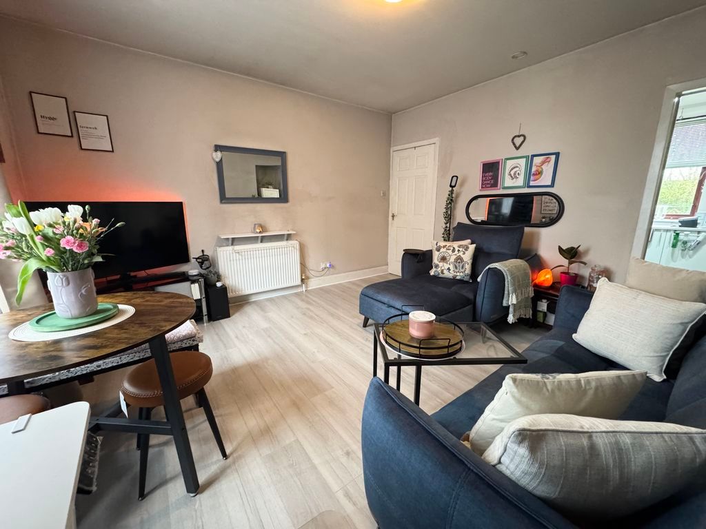 Property photo 3 of 12 Photo 2